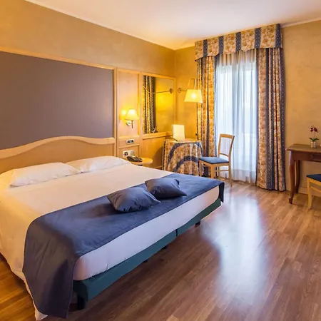 贝斯特韦斯特卢克索酒店 都灵