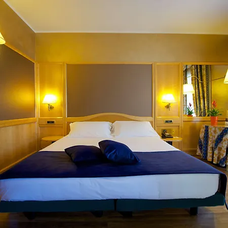 Western Luxor Hotel