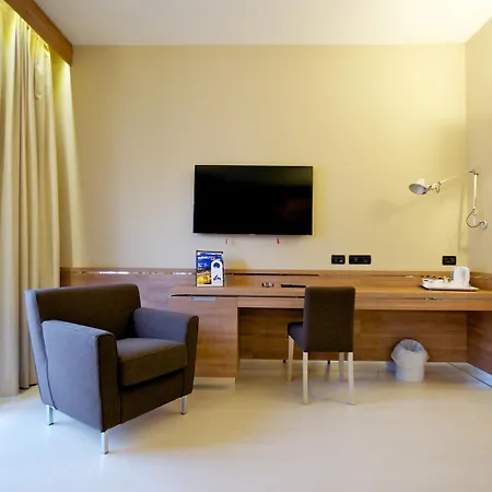 Western Luxor 4*