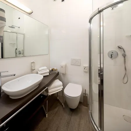 Western Luxor 4* Torino